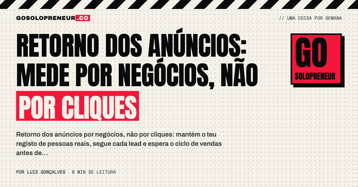 Pessoa a comparar o retorno dos anúncios com os negócios fechados