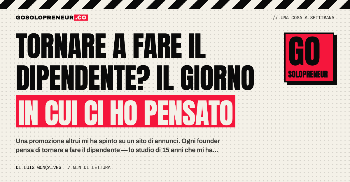 Tornare a fare il dipendente: un founder davanti al tavolo della cucina con un sito di annunci di lavoro aperto