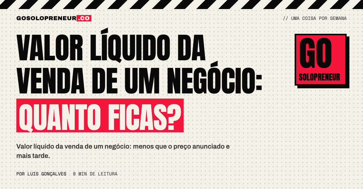 Calculadora e notas sobre uma secretária, a calcular o valor líquido da venda de um negócio