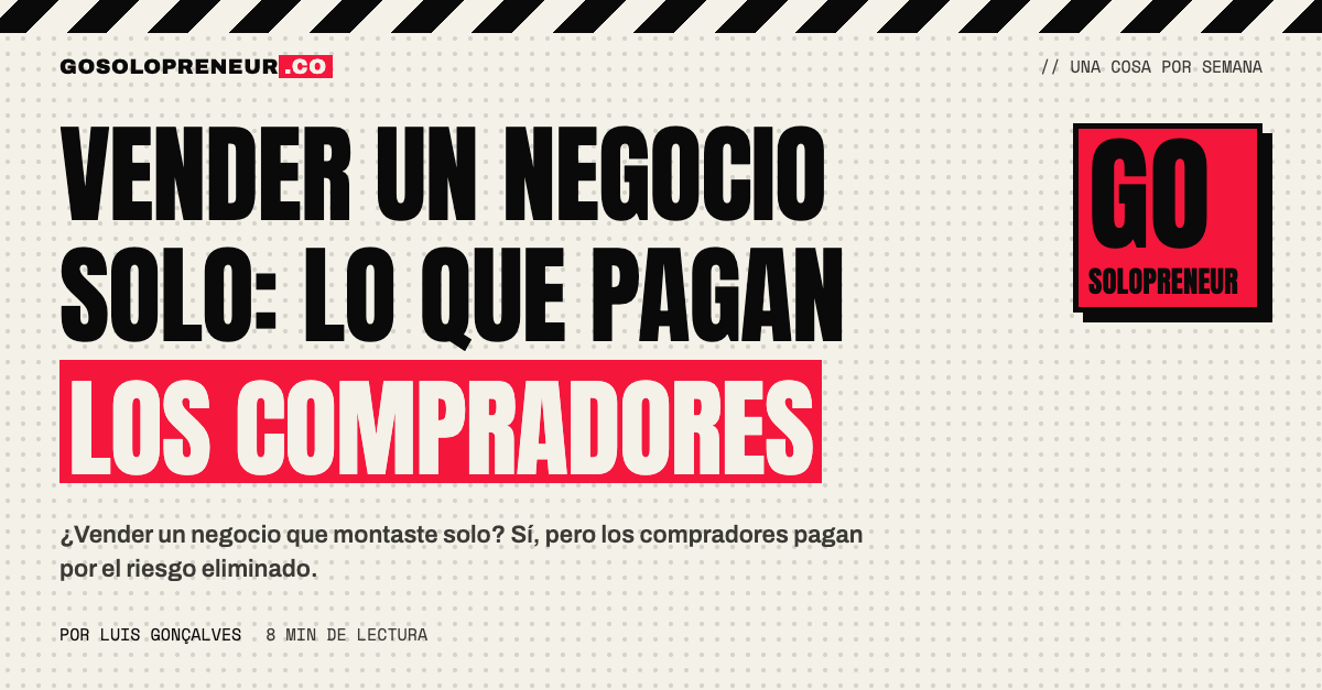 Un solopreneur firmando la venta de un negocio que montó solo