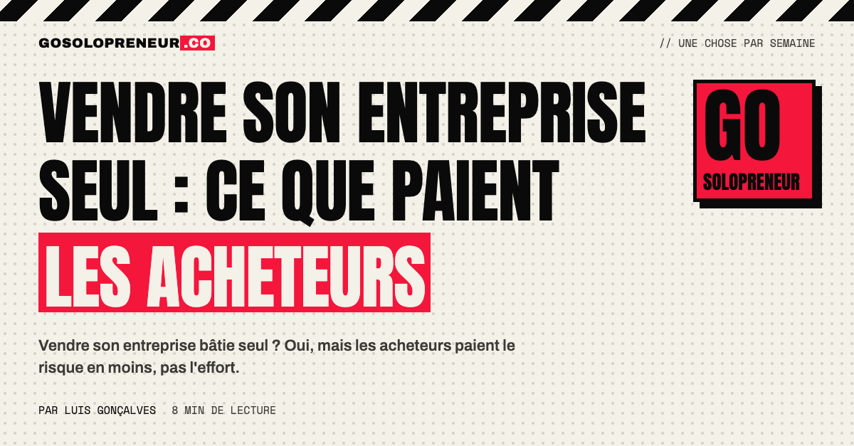 Un fondateur solo regarde son entreprise avant de décider de vendre son entreprise