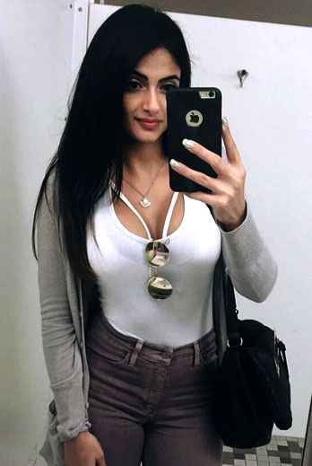 Riya Mumbai Air Hostess Escorts