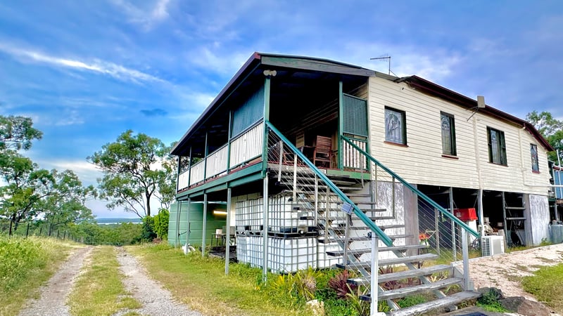 Kookaburra House exterior during the day at Escape 2 Fish property