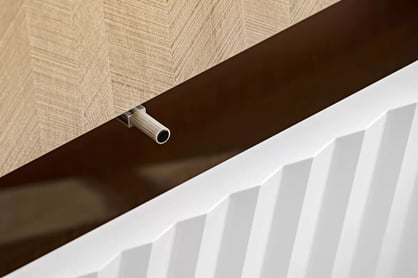Bliwon TV-szekrény 148 cm fiókokkal - skandináv halszálka / fehér matt TV-szekrény Bliwon F02 fiokokkal 148 cm - jodelka scandi / fehér mat