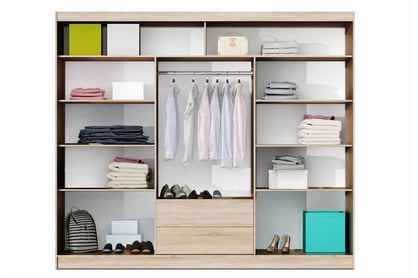 Skriňa Cordoba 250 Dub sterling/Hnedý betón Skriňa s posuvnými dverami Cordoba 250 cm - vnútro - zdjecie pogladowe