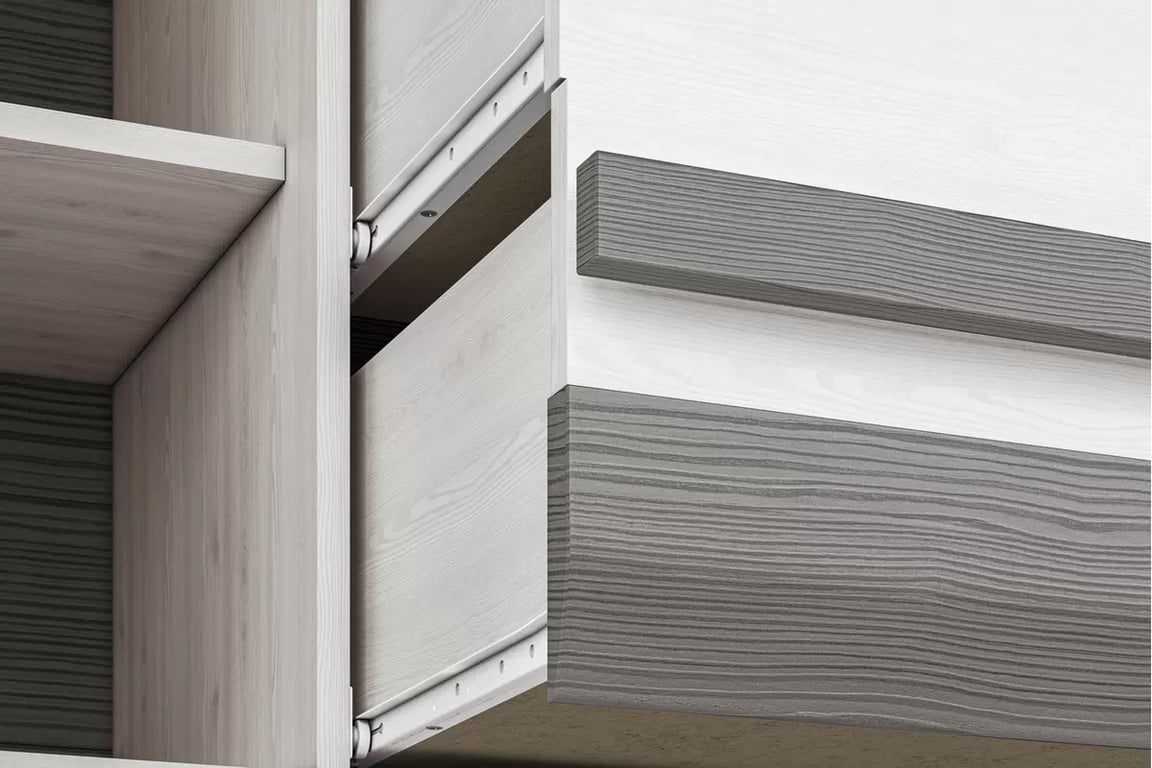 Comodă Tonemo 07 cu sertare 138 cm - pin de zăpadă / new grey cu două uși Comoda Blanco 07 cu sertare 138 cm - pin sniezna / new grey