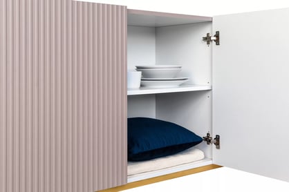 Nicole 200 cm komód - antik rózsaszín MDF / arany lábak Komód Nicole 200 cm fém lábakon - antik rozsaszín / arany lábak