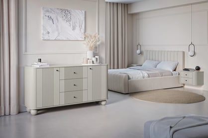 Komoda Vespera 160 cm so zásuvkami - kašmírová / čierna / kašmírové nohy Komoda so zásuvkami Verspera 160 cm - kašmír / čierny úchyty / kaszmirowe nožičky kule