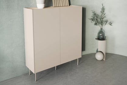 Bufetă Desin 120 cm cu sertare ascunse și picioare metalice - cașmir / stejar nagano dulap Desin 120 cm z ukrytymi sertare cu picioare metalice - cașmir / stejar nagano