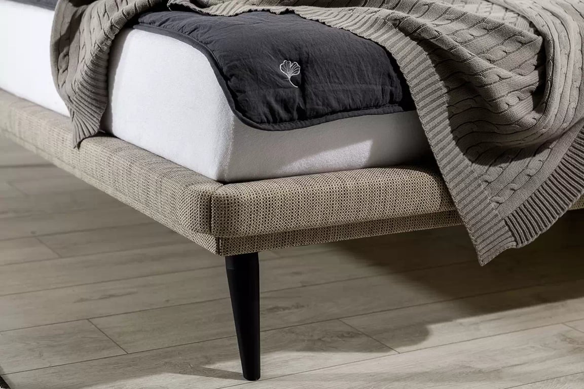 Pat tapițat Prato 160x200 cu cadru Lozko Tapițată Prato 160x200 ze stelazem - solidne Picioare