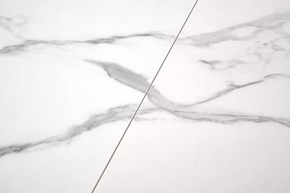 Nolvari kihúzható étkezőasztal 160–200x89 cm - fehér márvány / fehér lábak vivaldi stůl rozkladany Deska - fehér mramor, Nohy - fehér