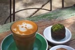 Charming Suburban Cafe in Hilton - Prime Location with Growth Potential
