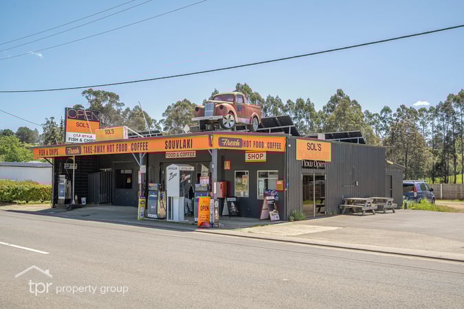 Well Known Geeveston Cafe with Strong Tourist and Local Trade
