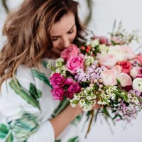 * * Under Offer * * Fully Managed Florist In Melbourne Cbd * Corporate Customers , Hotels , Convention Centre * Large Clientele Database * Tkg $14 , 000 Pw [2208 image
