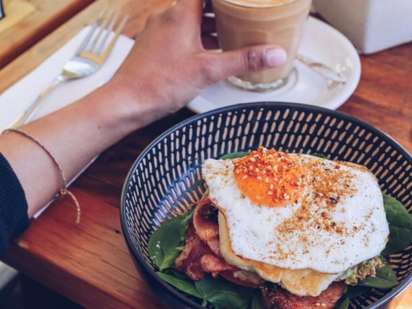 Hole-in-the-Wall Cafe with Cult Bagel Brand, Delivery Platforms & Growth Potential