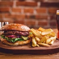 Burger & Fish & Chips Shop Prime Spot , Low Rent , Big Growth Potential (2501131) image