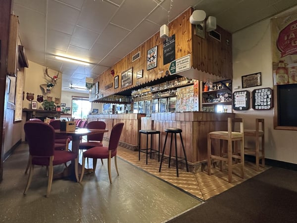 15 Room Profitable Hotel Iconic FHGC Bischoff Tasmania $1mill+ T/O Growth Potential Lifestyle Biz