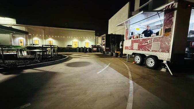 UNDER CONTRACT - Rare Drive Through Cafe, Acai & Food Truck Rental|Prime Location|Profits $250,000, photo 3