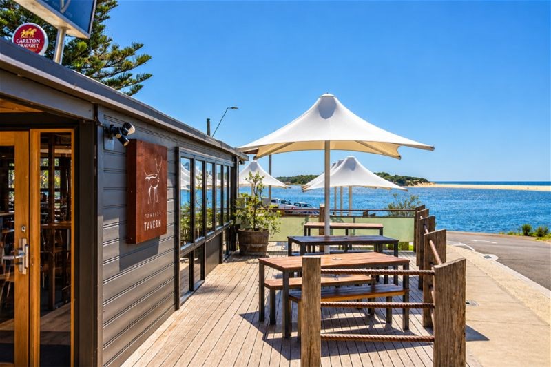 Iconic Coastal Tavern and Freehold for Sale, photo 3