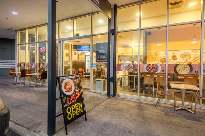 Spicy Wok Restaurant & Lounge - Turnkey Asian Fusion Opportunity in St Clair
