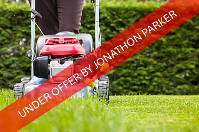 Under Offer - a++ Lawn and Garden Maintenance - Net 900K Pa!, photo 1