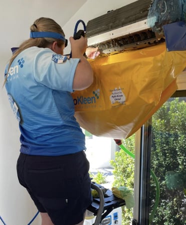 Mobile Services Business Cleaning Air Conditioners across the Gold Coast