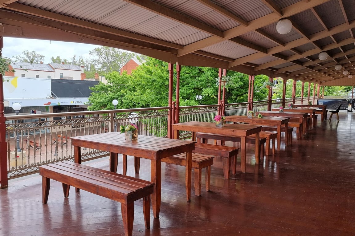 Under Contract - Vacant Possession Leasehold - Royal Hotel, Corowa NSW, photo 4