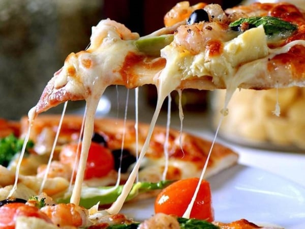 Dominos Pizza! Gladstone area! TO $25,000 per week, Remodelled! Suit owner operator!