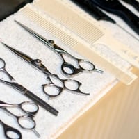 Profitable Barber Shop Inner South Very Profitable Low Rent Great Exposure image