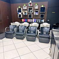 Established 30-Year Hairdressing Salon with Loyal Client Base and Beauty Sub-Rentals image