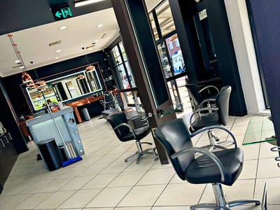 Established 30-Year Hairdressing Salon with Loyal Client Base and Beauty Sub-Rentals image