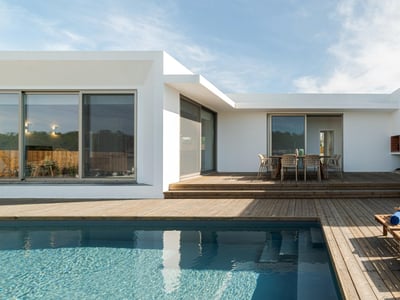 Solid Performer Aluminium and Glass for Construction image
