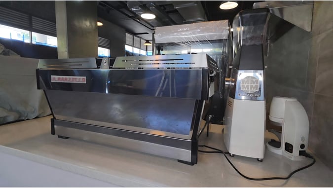 SPACIOUS CAFE & RETAIL OPPORTUNITY WITH LARGE OUTDOOR DINING - SYDNEY INNER WEST