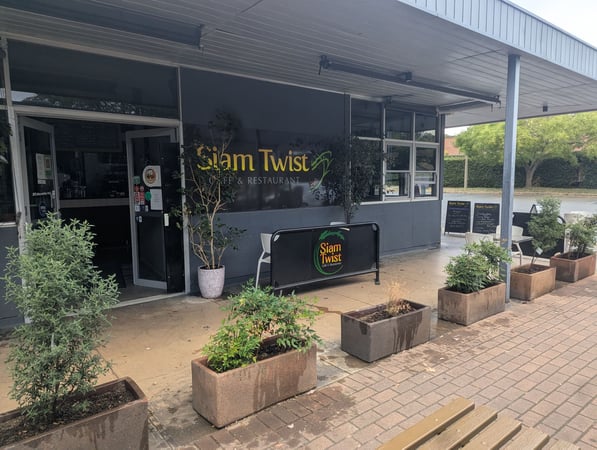 Established Cafe on Corner Location, Hackett Shops