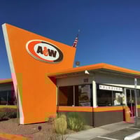 Major Location With Major Food Outlets * Tkg $12 , 000 Pw [2206211] image