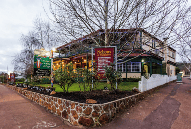 Nelsons Lodge Hotel /Motel - Freehold - A Gem- P0A.