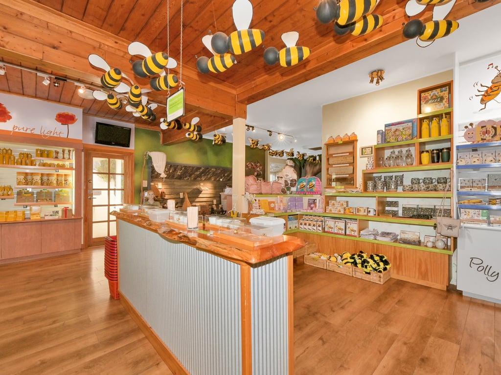Business and Freehold Offering, photo 6