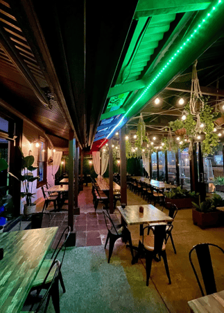 Turnkey Mexican Eatery: Prime Location in Berwick\'s Heart