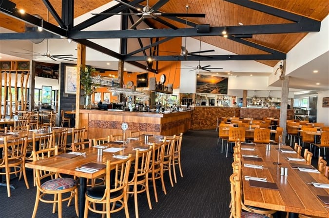 Iconic Coastal Tavern and Freehold for Sale, photo 2