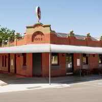 FREEHOLD & BUSINESS SALE - Railway Hotel, Wangaratta VIC - 1P0499 image