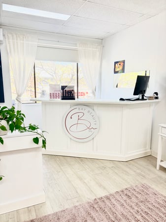 Beauty Salon work 3 days p/w 4 weeks off