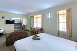 LEASEHOLD - Bishops Lodge, Narrandera NSW - 1P0548