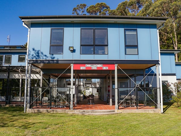 No Ingoing, Modern Stylish Sophisticated Water Views Wild Rivers Escape Restaurant