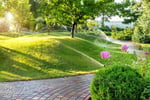 Long-Established Lawn/Garden Business: HIGH INCOME! WORK FROM ANYWHERE!