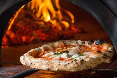 Wood - Fire Pizzeria In Bundoora Area * Fully Licensed * Tkg $12 , 000 Pw * $145 , 000 Wiwo * This Won\'t Last Long , Make An Offer [2201213]
