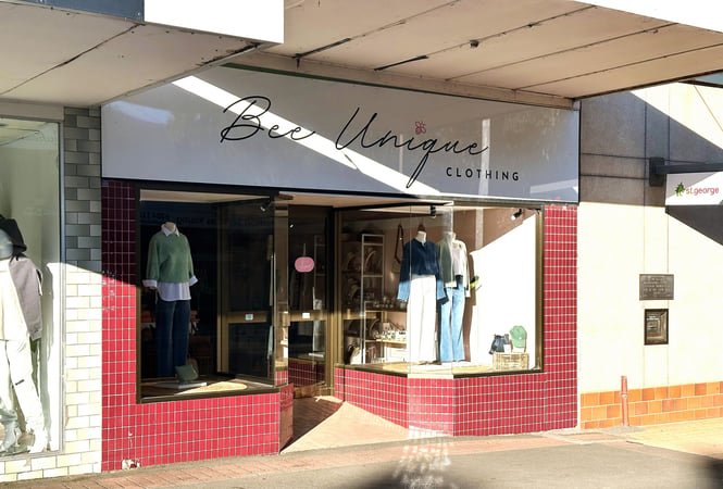 Turnkey Women\'s Fashion & Accessories Boutique | Premium Brands in a Bustling CBD Hub