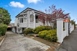 Prime Location Residence with Income or 3 BnB lets (stca) or Health Professional Rooms
