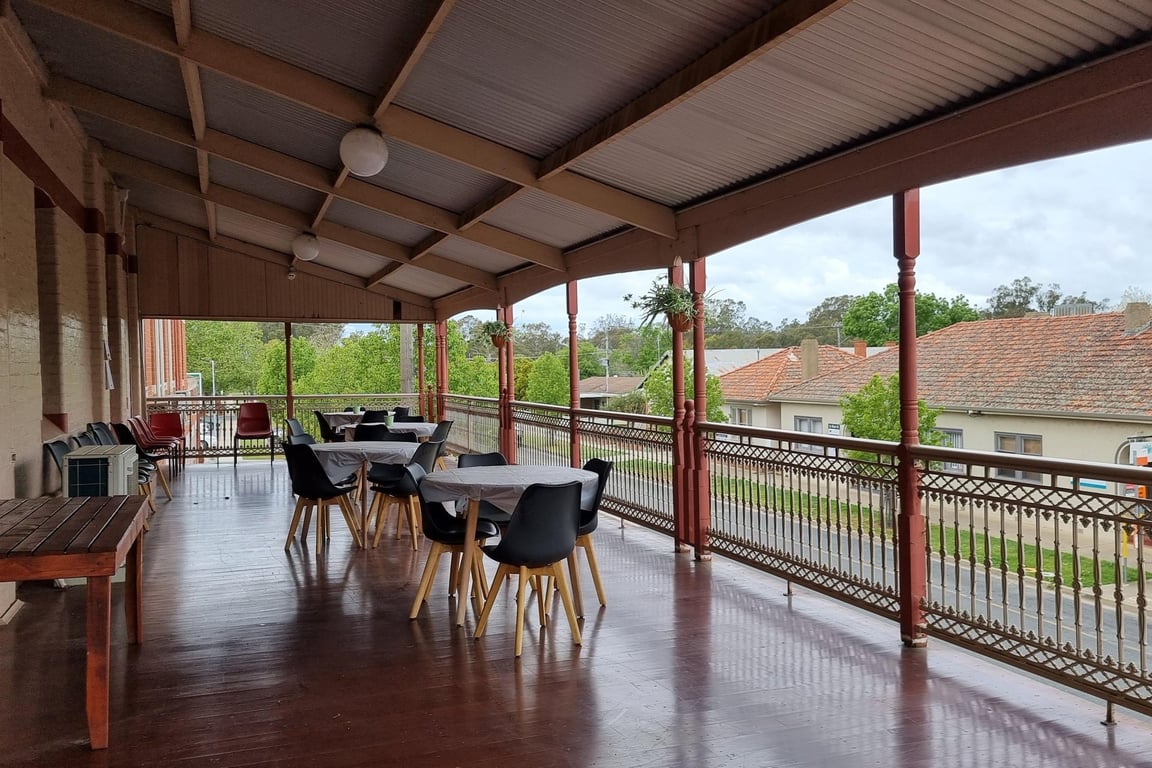 Under Contract - Vacant Possession Leasehold - Royal Hotel, Corowa NSW, photo 2