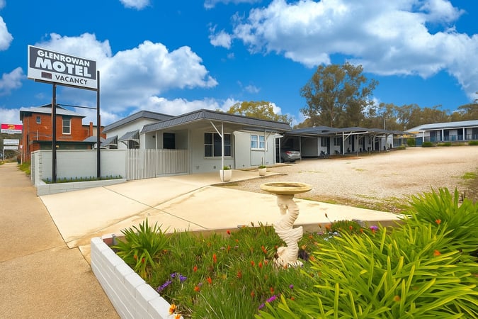 FREEHOLD - Glenrowan Kelly Country Motel, VIC - 1P0529