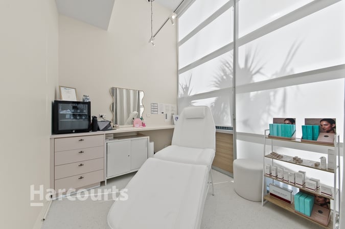Automated Spray Tan Booth and Beauty Room - Wollongong, NSW